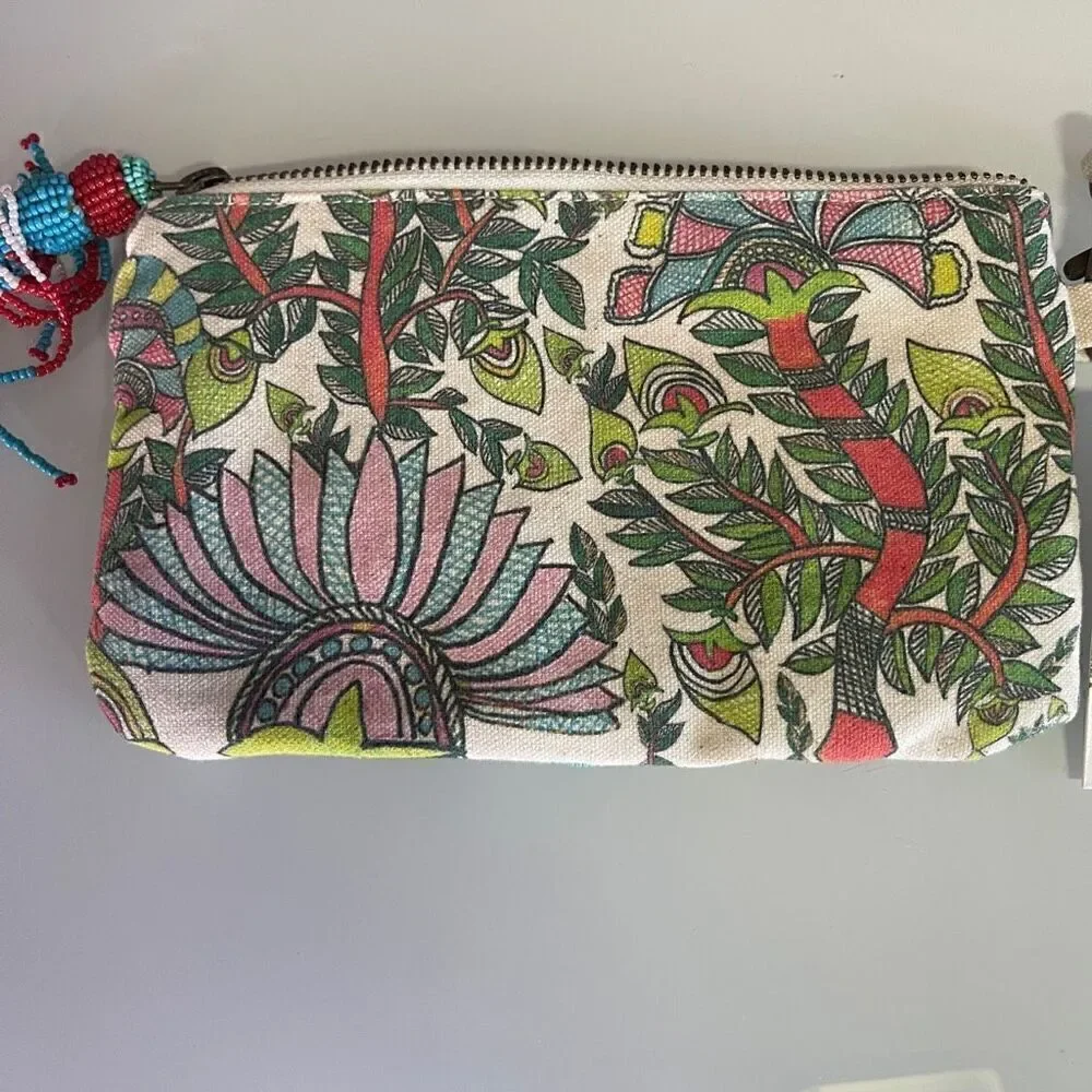 Iyura Beautiful Floral Beaded Paraania Zipper Pouch Clutch NWT